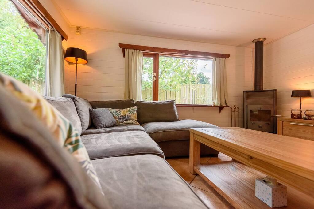 Spacious Wooden Cottage With Infra-Red Sauna At Veluwe Putten Ngoại thất bức ảnh