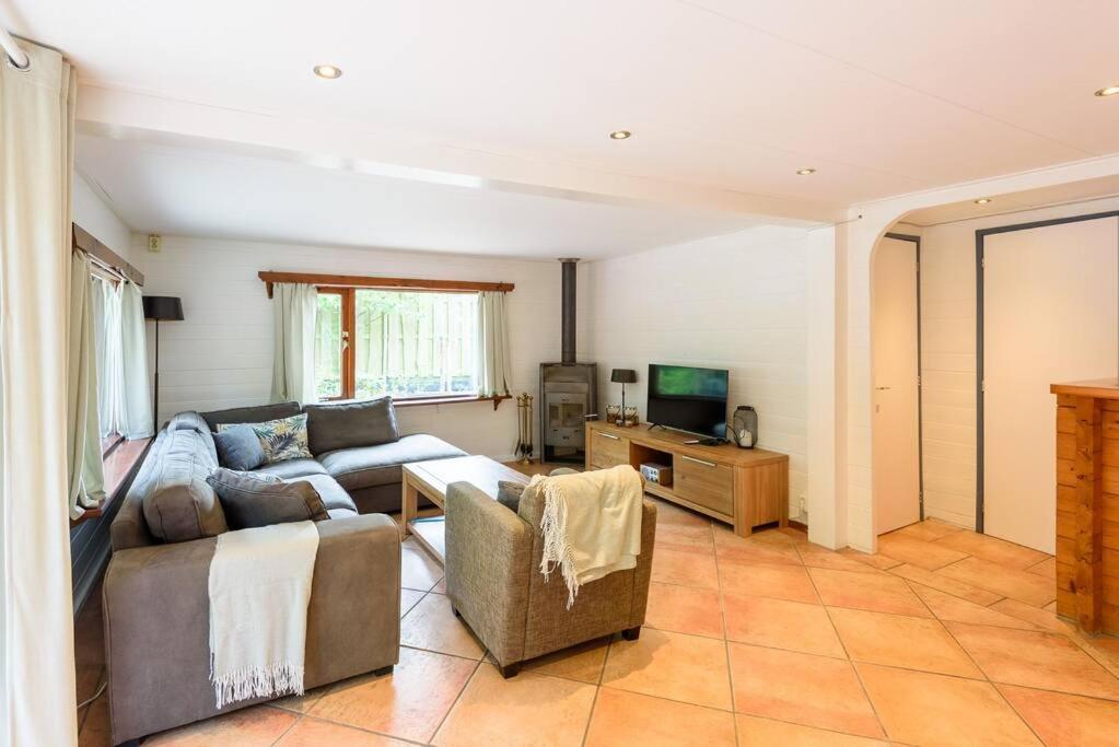 Spacious Wooden Cottage With Infra-Red Sauna At Veluwe Putten Ngoại thất bức ảnh