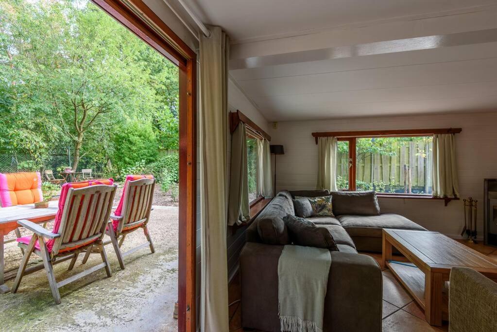 Spacious Wooden Cottage With Infra-Red Sauna At Veluwe Putten Ngoại thất bức ảnh