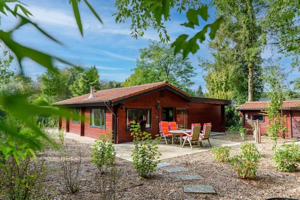 Spacious Wooden Cottage With Infra-Red Sauna At Veluwe Putten Ngoại thất bức ảnh