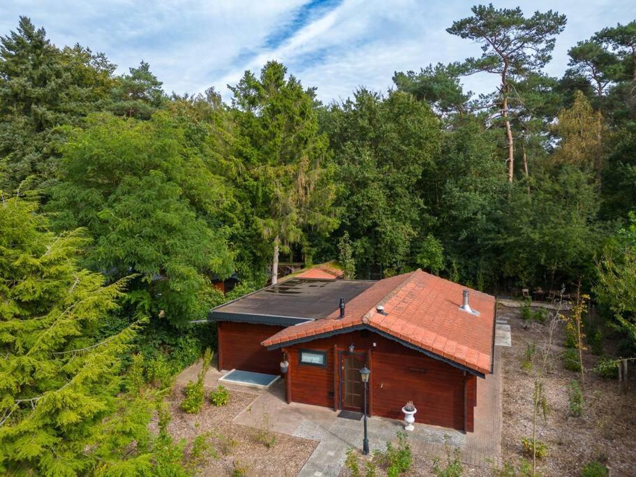 Spacious Wooden Cottage With Infra-Red Sauna At Veluwe Putten Ngoại thất bức ảnh